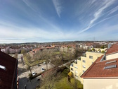Aussicht-Bild2-2100 - Rarität, barrierefreie 3-4-ZKB-Dachterrassenwhg. mit Wohndiele, Terrasse 30 m², Balkon u. Lift -provisionsfrei-
