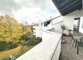 Terrasse-Bild 1 - Seltene Offerte, 4-ZKB- DT-Wohnung mit 40 m²-Terrasse, direkt im Neusässer-Schmutterpark
