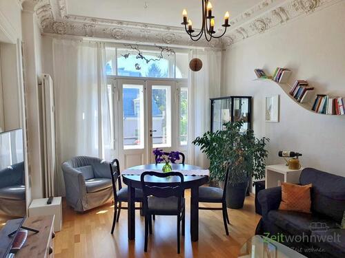 Blick ins Wohnzimmer - (EF1133_M) Dresden: Johannstadt-Nord, preiswerte möblierte Villen.Wohnung mit Balkon zur Zwischenmiete