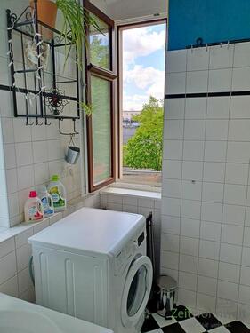 Waschmaschine und Fenster - 