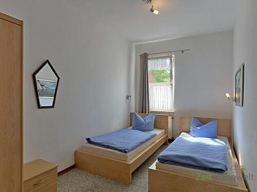 Schlafzimmer mit Kleiderschrank - Etagenwohnung mit 40,00 m² in Jena zur Miete