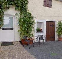(EF0475_M) Dresden: Radebeul, kleines separates Apartment, möbliert, WLAN, Waschmaschine inklusive, Sitzecke im Garten