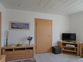 Wohnzimmer, TV und Sideboard - Etagenwohnung mit 65,00 m² in Halle (Saale) zur Miete