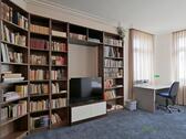 mittleres Zimmer, Schreibtisch und TV - (EF0554_M) Dresden: Briesnitz, möbliertes Kunstwerk mit allem Komfort, Wintergarten, 2xWC, Gartenanteil