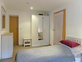 Schlafzimmerschrank - 2 Zimmer Etagenwohnung in Jena
