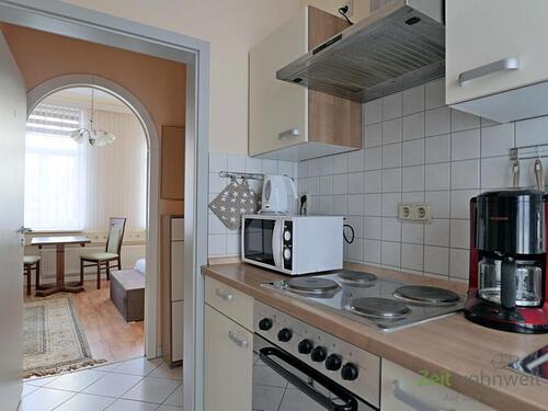 Blick von Küche ins Wohnzimmer - 
