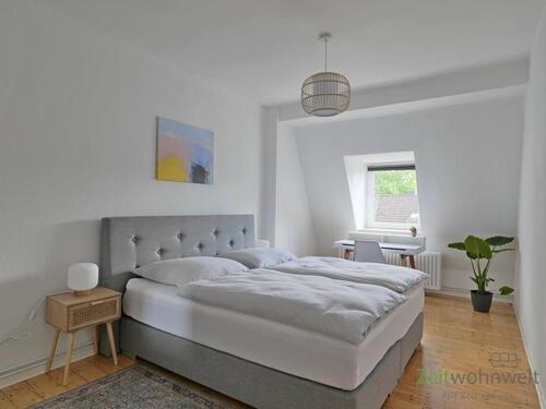 Blick ins rechte Schlafzimmer - 3 Zimmer Etagenwohnung in Kassel