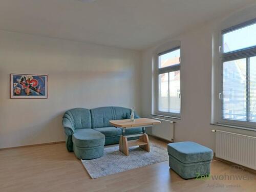 großes Wohnzimmer - (EF0864_M) Zwickau: Pölbitz, möblierte, ruhige 2-Raumwohnung in zentrumsnaher Seitenstraße, WLAN und Waschmaschine