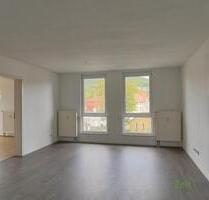 (12536_19) MGN: kleine, hübsche 2-Raum-Dachgeschoss-Wohnung mit Vinylböden in der Heimstraße, EBK möglich - Meiningen