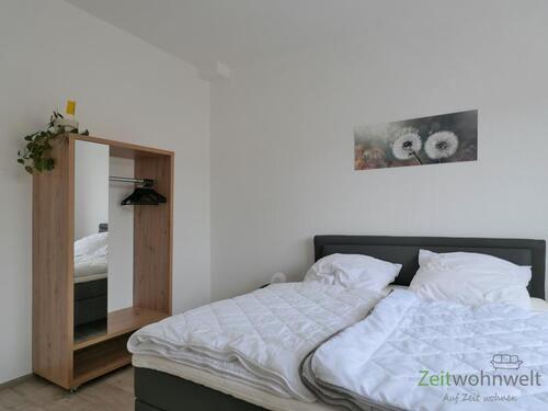 Regalschrank im Schlafzimmer - Etagenwohnung mit 56,00 m² in Calbe (Saale) zur Miete