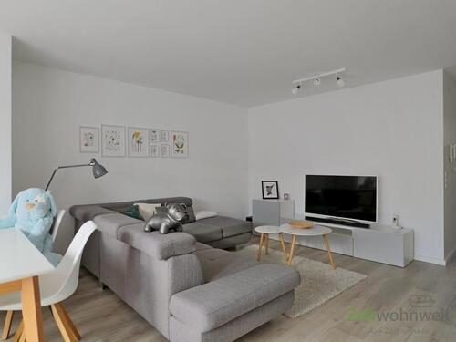 Blick ins Wohnzimmer - (EF1101_M) Jena: Winzerla, moderne, möblierte Wohnung mit Aufzug, Balkon und TG-Stellplatz