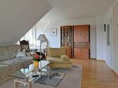 Sessel und Schrankwand - Etagenwohnung mit 75,00 m² in Radeberg zur Miete