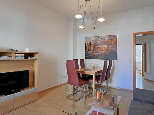 Esstisch im Wohnzimmer - Etagenwohnung mit 66,00 m² in Erfurt zur Miete