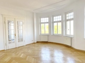 Wohnzimmer - Liebevolle Altbauwohnung - 600,00 EUR Kaltmiete, ca.  92,00 m² Wohnfläche