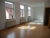 Wohnzimmer mit offener Küche - 2 Zimmer 2- Zimmerwohnung in Gotha