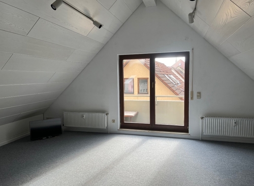Wohnen - 2 Zimmer Dachgeschoßwohnung zum Kaufen in Stuttgart / Untertürkheim