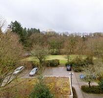 Trier-Olewig - Gut aufgeteilte Dachgeschoßwohnung mit Ausbaureserve im Speicher und schönem Blick
