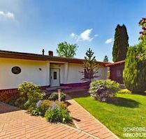 Wassergrundstück mit Wohnhaus im Bungalowstil in Grünheide - Grünheide (Mark)