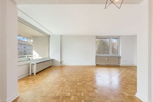 Wohnzimmer - Lichtdurchflutete Wohnung mit großer Loggia und effiziente Raumaufteilung im Herzen von Golzheim