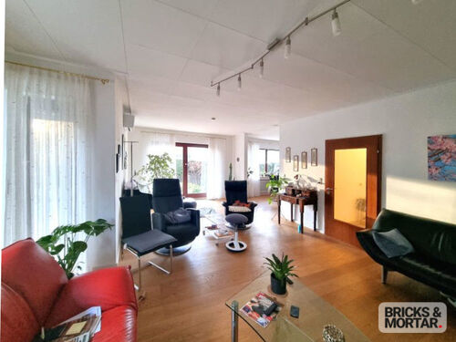 Wohnzimmer - 10 Zimmer Einfamilienhaus zum Kaufen in Augsburg