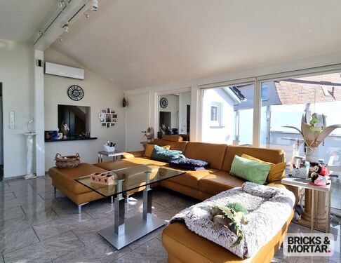 Wohnzimmer - 5 Zimmer Wohn- & Geschäftshaus zum Kaufen in Augsburg