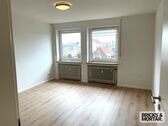 Wohnzimmer - 2 Zimmer Etagenwohnung zum Kaufen in Augsburg