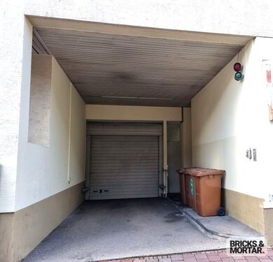 Einfahrt - Garage, Stellplatz zum Kaufen in Augsburg