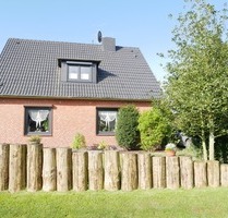 Aufwändig saniertes und renoviertes Einfamilienhaus in Sackgassenlage von 25541Brunsbüttel.