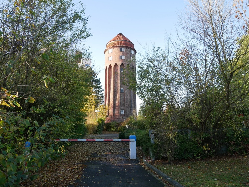 HausWohnungen! Historischer, atemberaubender Wasserturm in 25541 Brunsbüttel zu verkaufen.