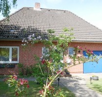 Ganze Familie auf einem Grundstück - Solides Einfamilienhaus in 25836 Garding zu verkaufen.