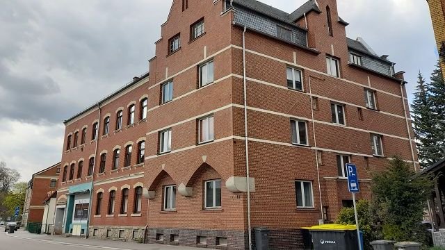 MFH mit guterhaltener Bausubstanz in Stadtnähe - Wilkau-Haßlau