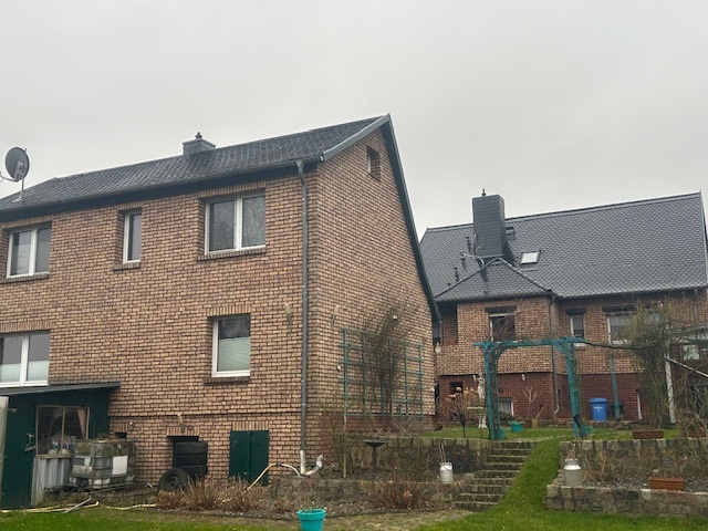 Ein Grundstück mit zwei Einfamilienhäusern in Prohn bei Stralsund zu verkaufen