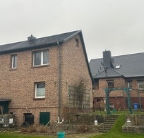 Ein Grundstück mit zwei Einfamilienhäusern in Prohn bei Stralsund zu verkaufen