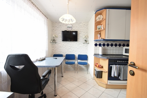 Küche - 5 Zimmer Zweifamilienhaus zum Kaufen in Papenburg