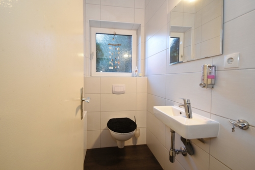Gäste-WC - Mehrfamilienhaus, Wohnhaus mit 214,00 m² in Papenburg / Herbrum zum Kaufen