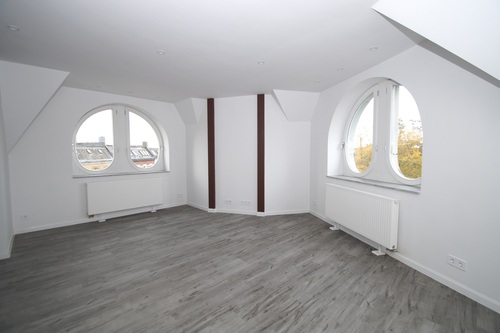 Wohnzimmer - 4 Zimmer Dachgeschoßwohnung in Zwickau