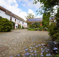 Kleine Wohnanlage mit 5 Wohneinheiten, 4.950 m² Grundstück sowie Aus- und Neubaumöglichkeiten - Taucha Bundesweit - Sachsen - Nordsachsen - Taucha