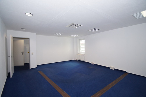 Hauptraum - Büroeinheit (2 Räume) mit 58m² direkt an der Großen Diesdorfer Straße!