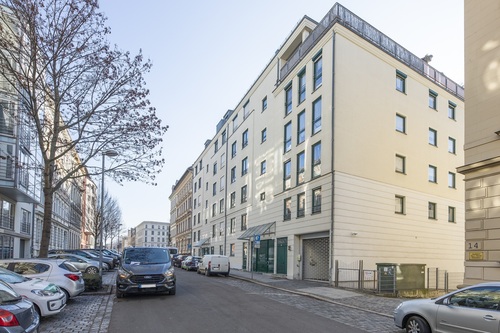 Straßenansicht - Kapitalanleger aufgepasst! Vermietete 3-Raum-ETW mit Terrasse in der beliebten Südvorstadt