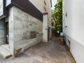 Haus Eingang - 5 Zimmer Etagenwohnung in Stuttgart / Obertürkheim
