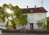 Hausansicht Front - 9 Zimmer Zweifamilienhaus zum Kaufen in Korntal-Münchingen