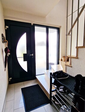 Eingangsbereich - 6 Zimmer Doppelhaushälfte zum Kaufen in Heiligenhaus / Hetterscheidt