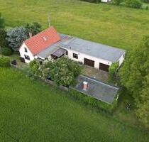 Einfamilienhaus in Alleinlage mit großem Grundstück - Großeutersdorf