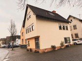 Bild... - Gepflegtes & renoviertes Einfamilienhaus mit Dachterrasse in Hungen OT