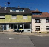 Zwei vermietete Häuser im Paket: Wohn- und Geschäftshaus plus Einfamilienhaus - Merchweiler- Wemmetsweiler