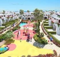 Attraktive 4-Zimmer-Erdgeschoss-Wohnungen mit Gemeinschaftspools nur wenige hundert Meter vom Strand - San Juan de los Terreros Andalusien