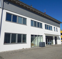 Ausstellungs- bzw. Lagerfläche im Erdgeschoss, mit Büroräumen im 1. OG - in 83395 Freilassing