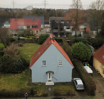 Sanierungsbedürftiges Zweifamilienhaus in ruhiger Lage von Bremen Farge