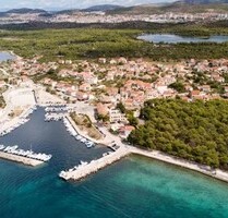 Baugrundstück voll erschlossen in Meeresnähe Kroatien - Sibenik