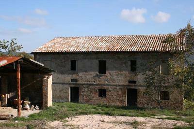 Bild 2 - 10 Zimmer Einfamilienhaus zum Kaufen in Sassoferrato